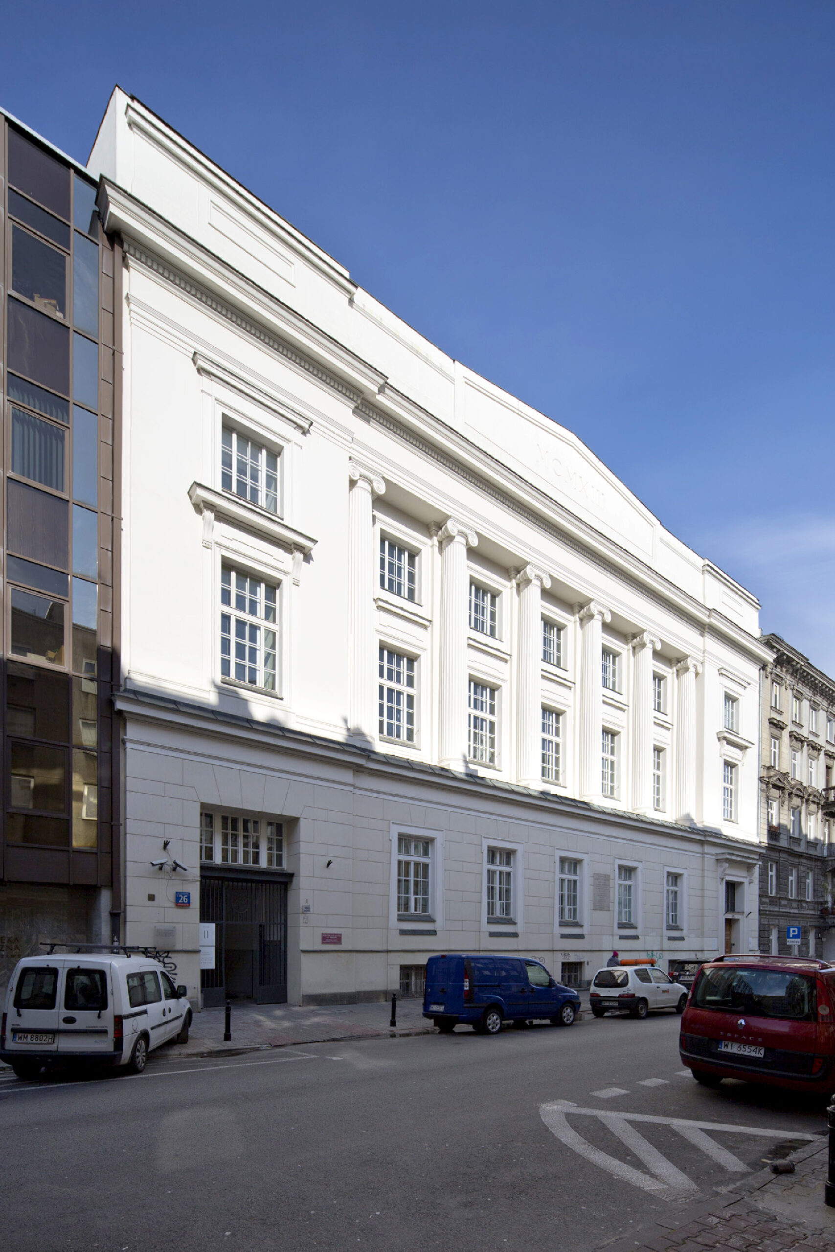 Miejska Biblioteka Publiczna w Warszawie przy ul. Koszykowej