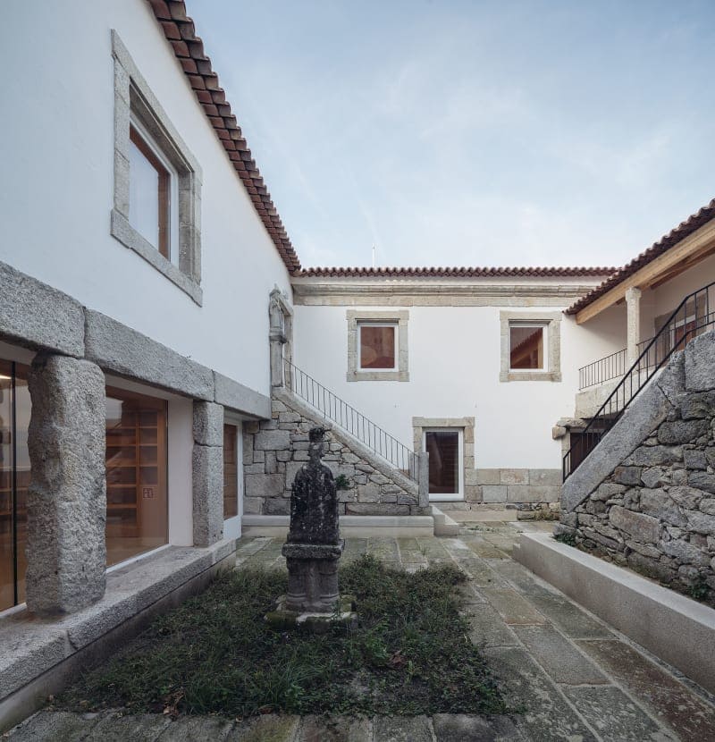 Baiona Public Library