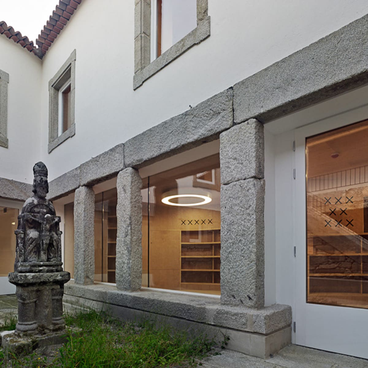 Baiona Public Library