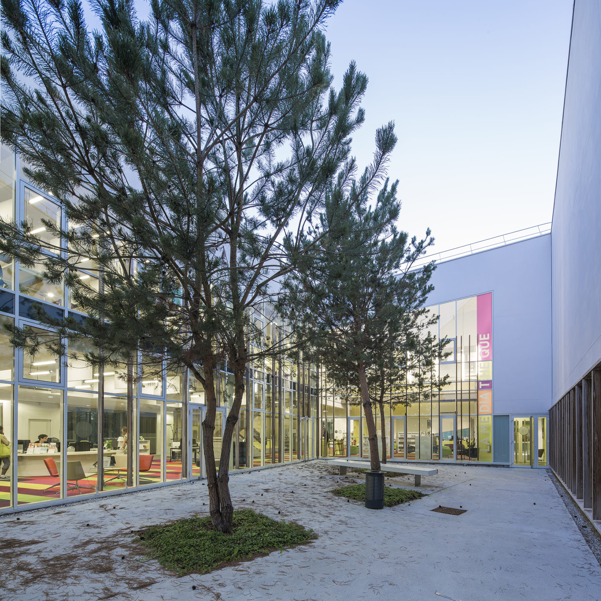 Médiathèque Jean-Pierre-Vernant in Chelles