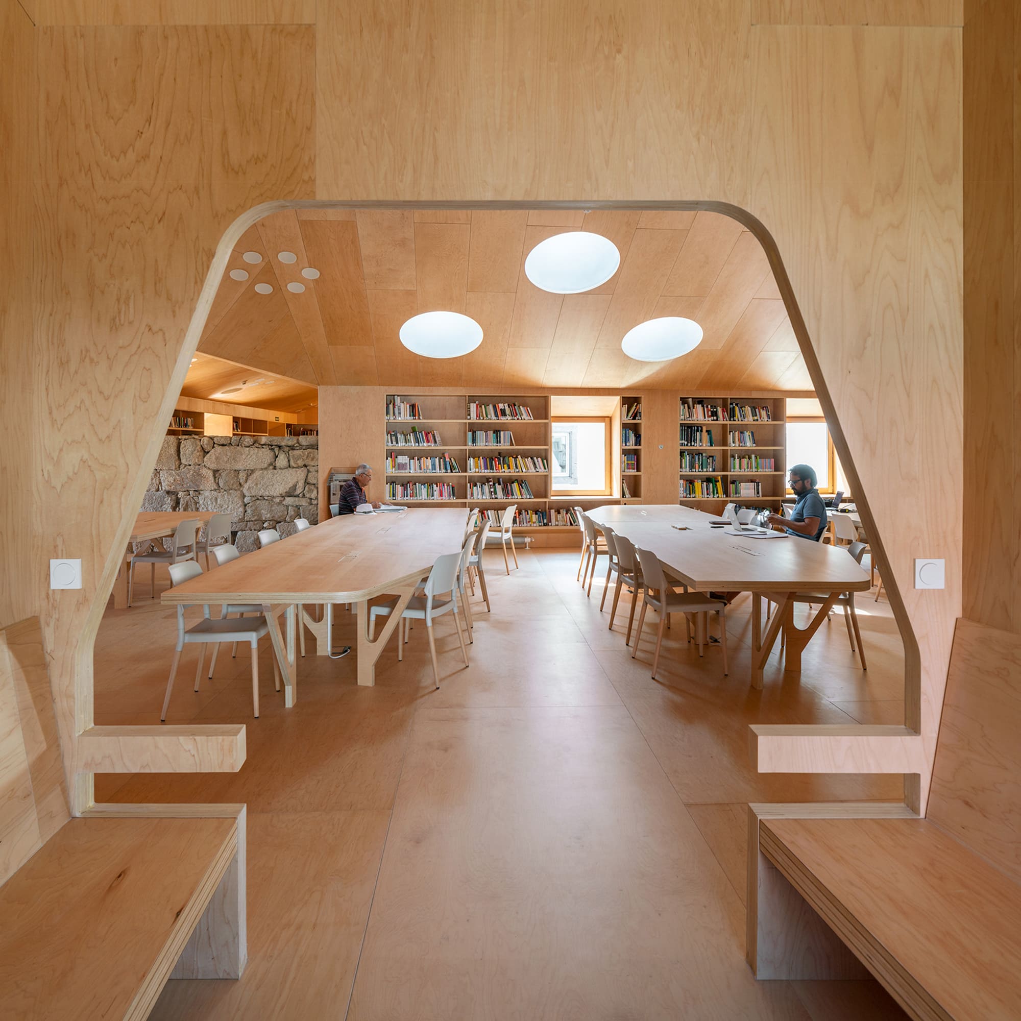 Baiona Public Library