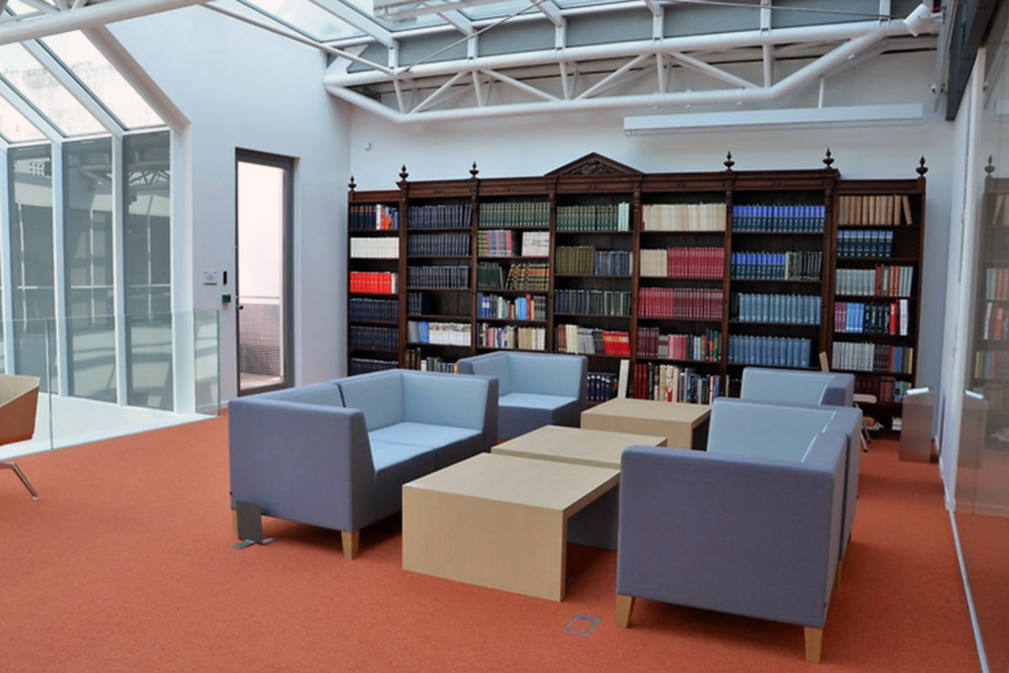 Miejska Biblioteka Publiczna w Warszawie przy ul. Koszykowej