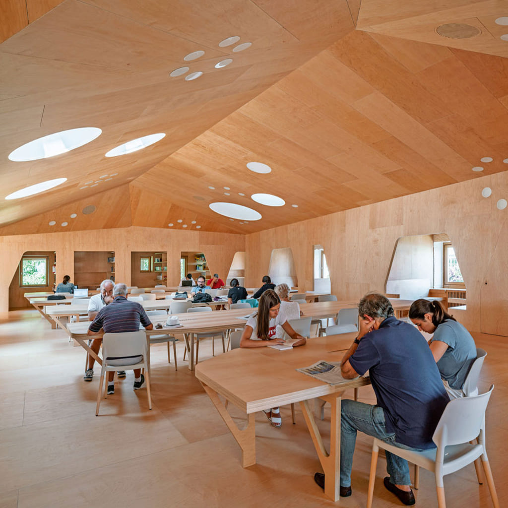 Baiona Public Library
