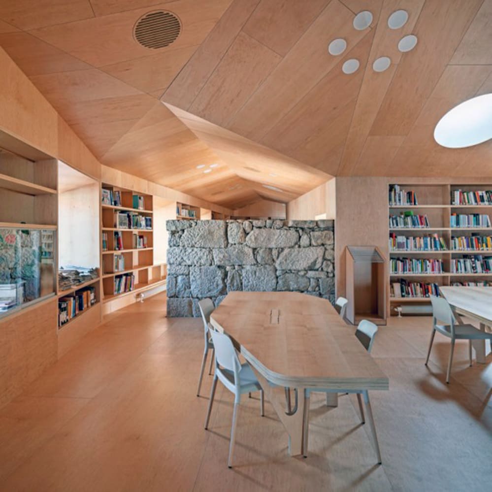 Baiona Public Library
