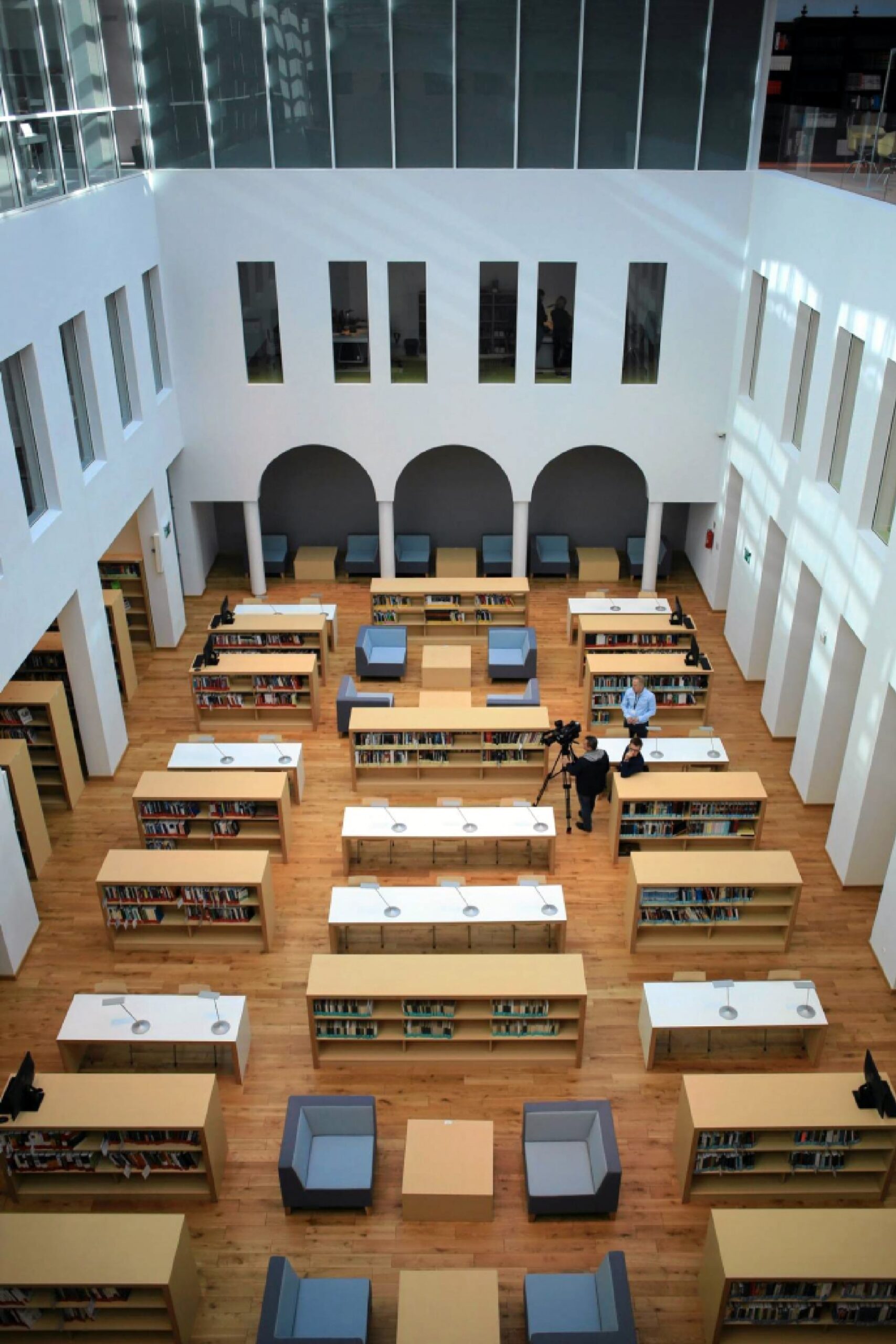 Miejska Biblioteka Publiczna w Warszawie przy ul. Koszykowej